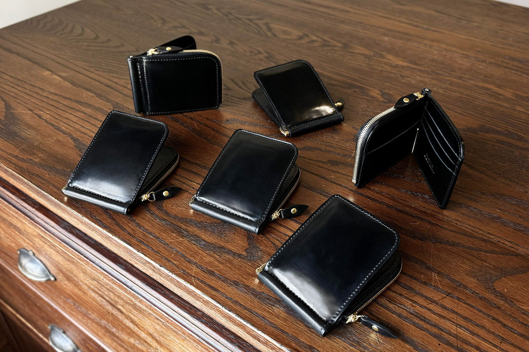 THOMAS - Horween Shell Cordovan col.Black再入荷