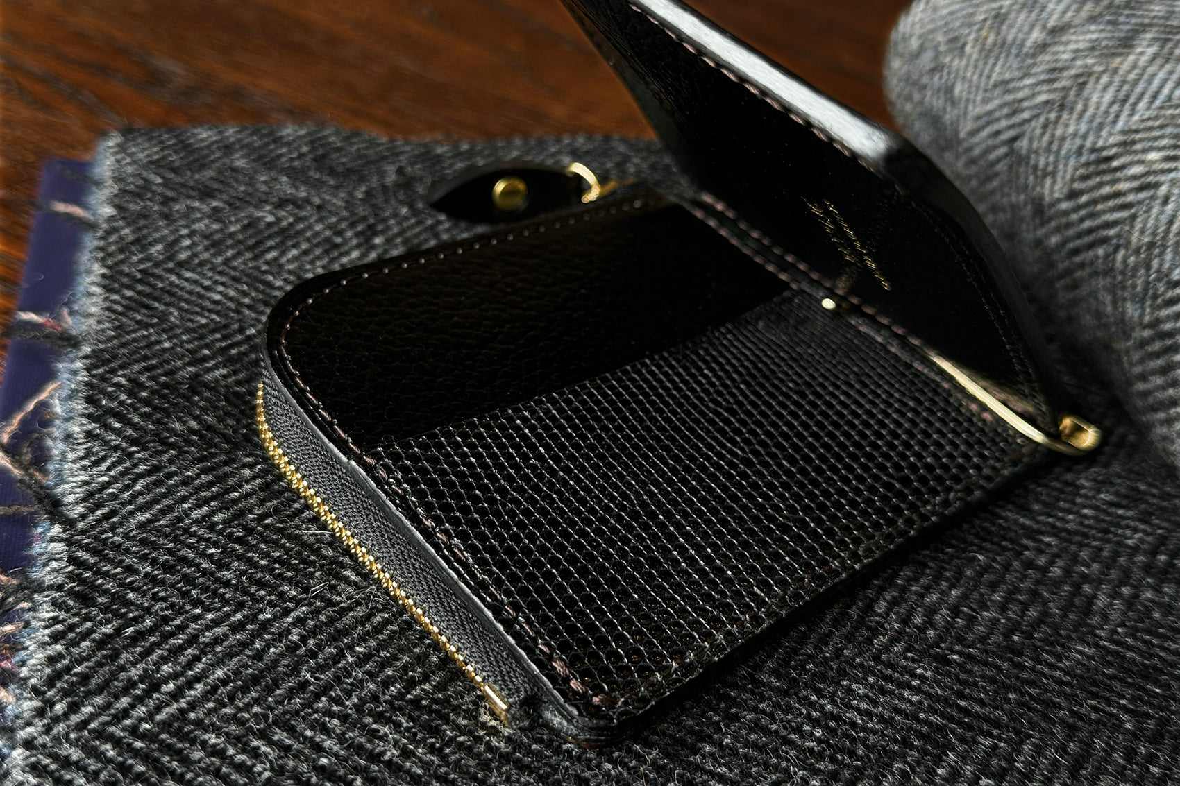 店頭販売限定の『THOMAS - Horween Shell Cordovan col.Black』