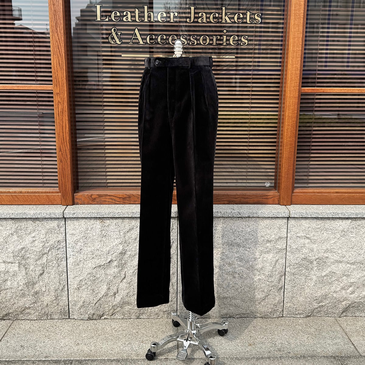 FORT - Brisbane Moss 8 Wale Corduroy col.Black