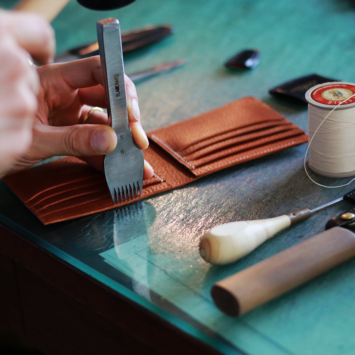 PHILL - Horween Shell Cordovan col.Black (Hand-stitched)