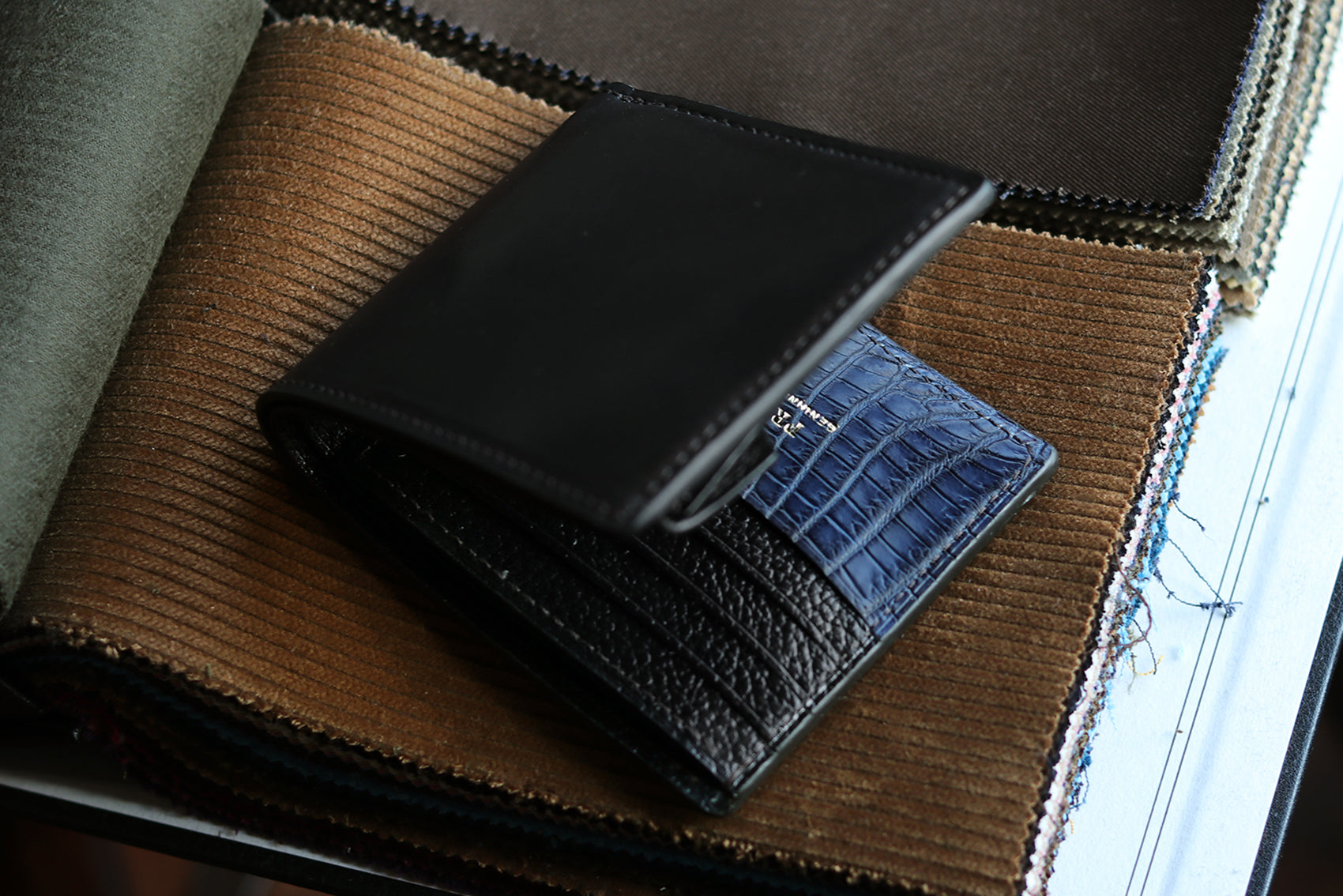 Custom Wallet - FIELD