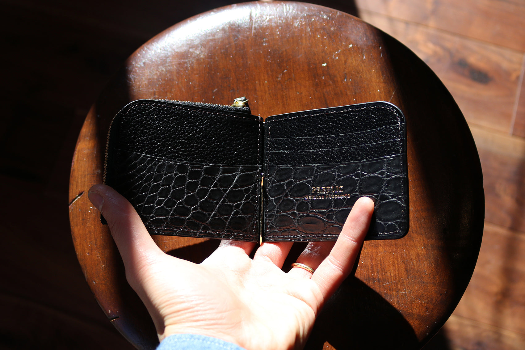 Custom Wallet - THOMAS