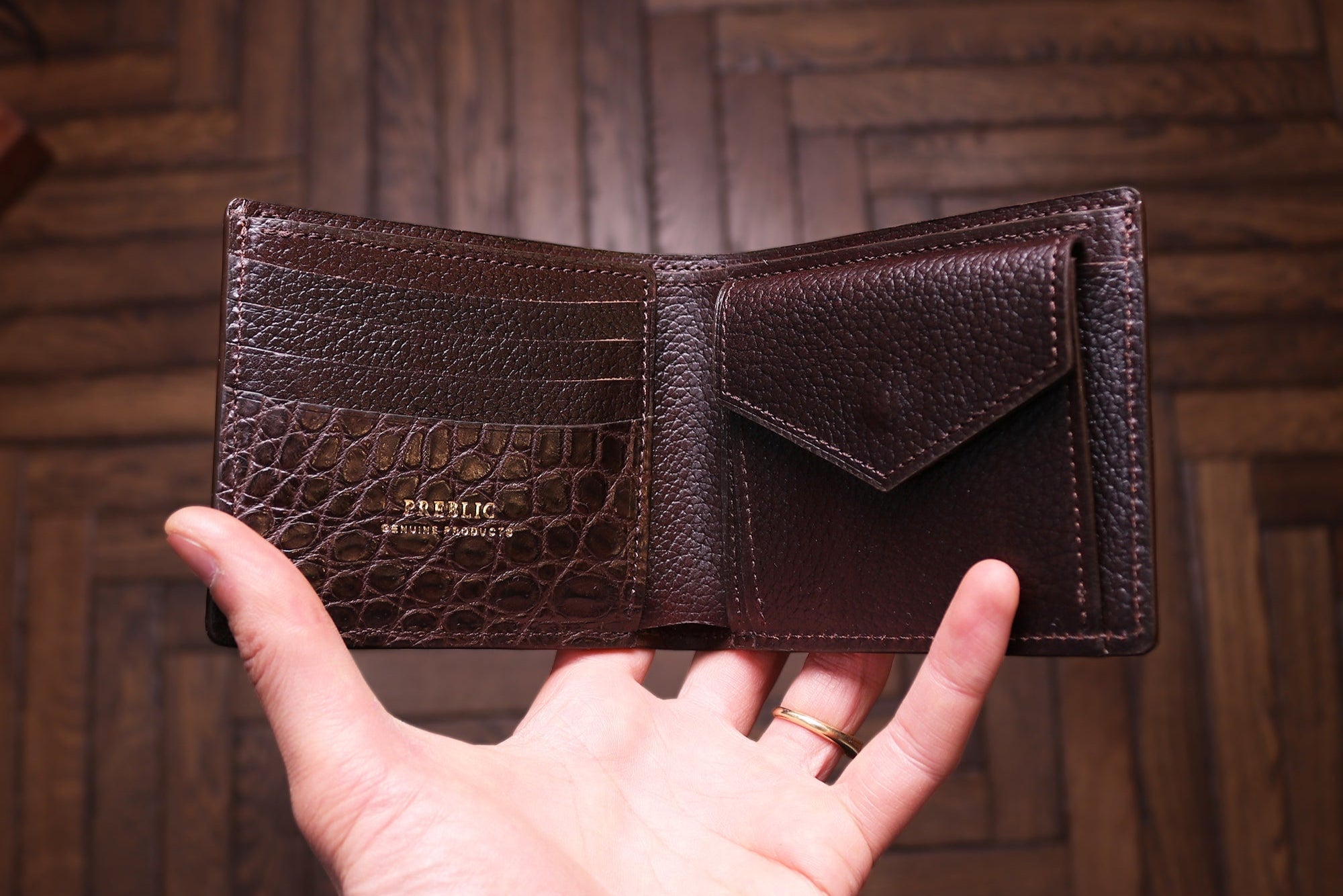 Custom Wallet - FIELD